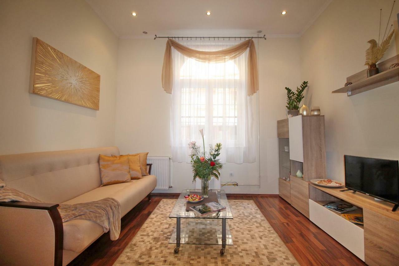 Castle Court Apartment Budapest Exterior photo
